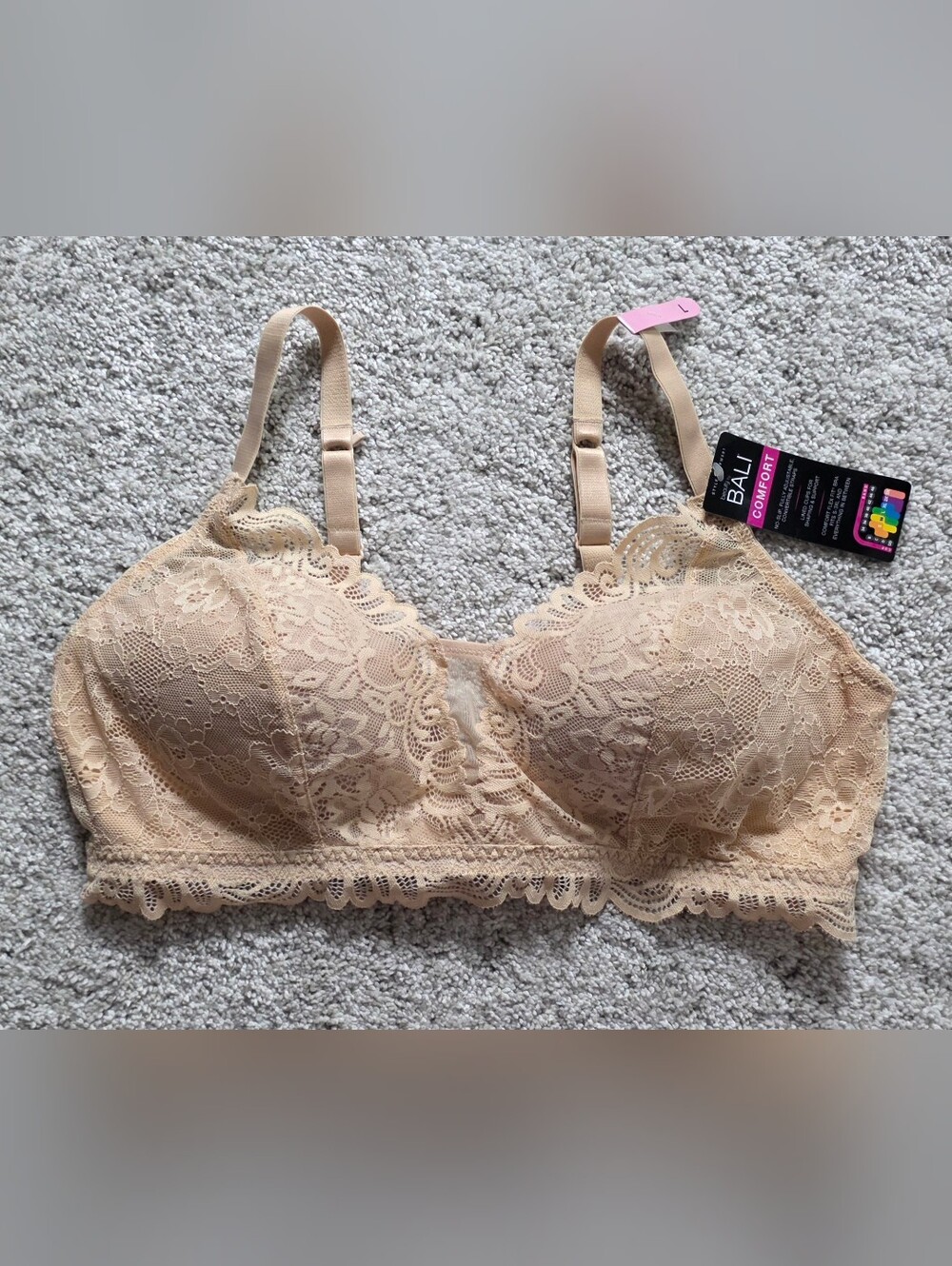 New With Tags Bali Comfort Flex Fit Floral Lace Wireless Bra - Size L (Nude)